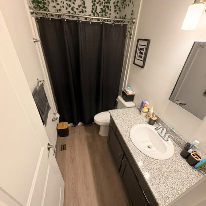 Same bathroom after Elite Cleaning cleaned and reset the space
